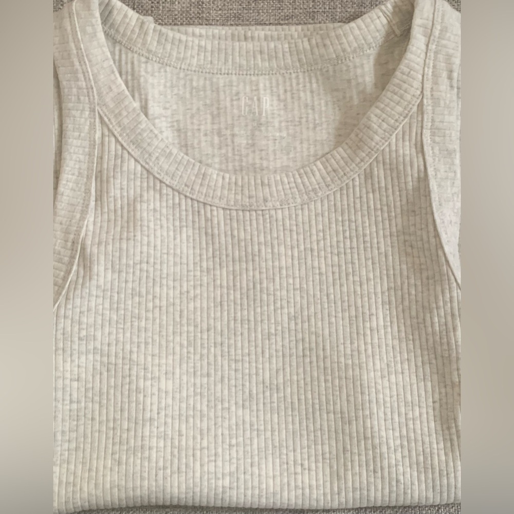 Gap High Neckline Gray Ribbed Racerback Tank Top - Picture 3 of 8